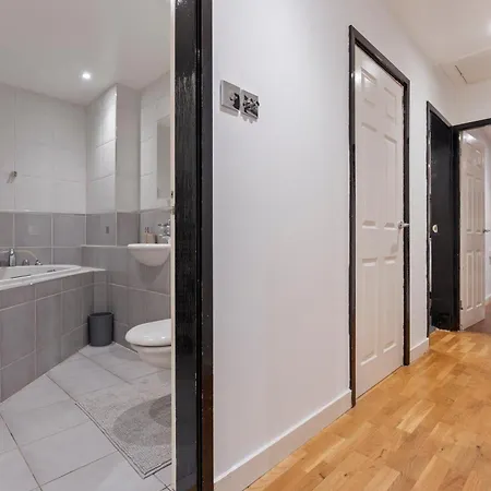 Twilight Ember - Mailbox - Free Secure Parking Apartment